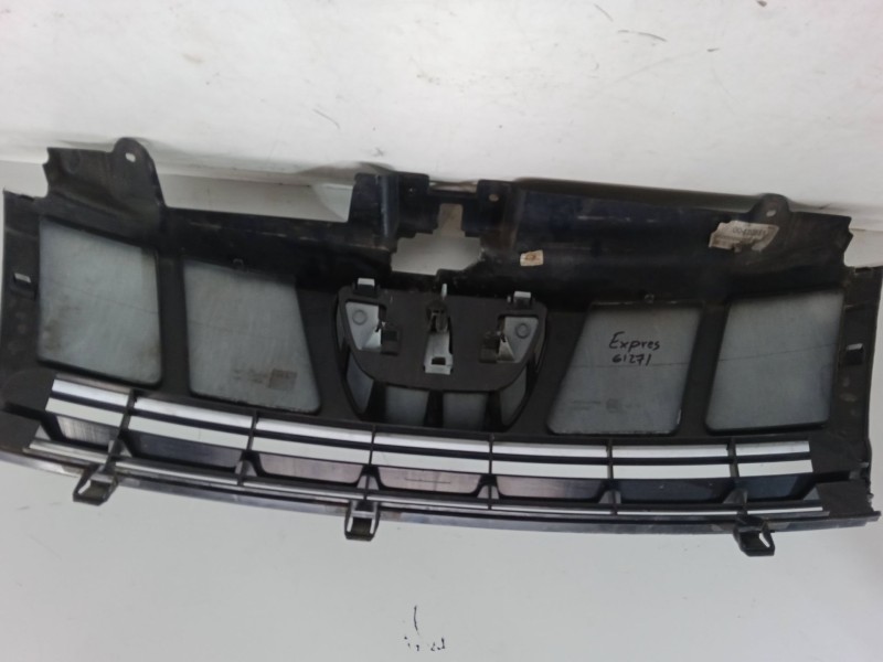 Recambio de rejillas capo para peugeot expert furgoneta (vf3a_, vf3u_, vf3x_) 2.0 hdi 120 referencia OEM IAM    Recambio de rejillas capo para peugeot expert furgoneta (vf3a_, vf3u_, vf3x_) 2.0 hdi 120 referencia OEM IAM