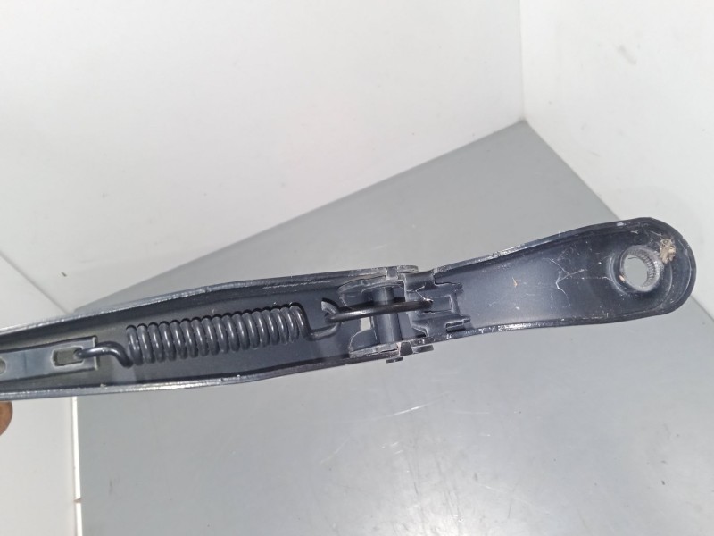 Recambio de brazo limpia delantero izquierdo para renault twingo ii (cn0_) 1.5 dci 75 referencia OEM IAM   