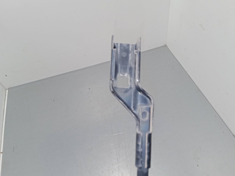 Recambio de brazo limpia delantero izquierdo para renault twingo ii (cn0_) 1.5 dci 75 referencia OEM IAM   