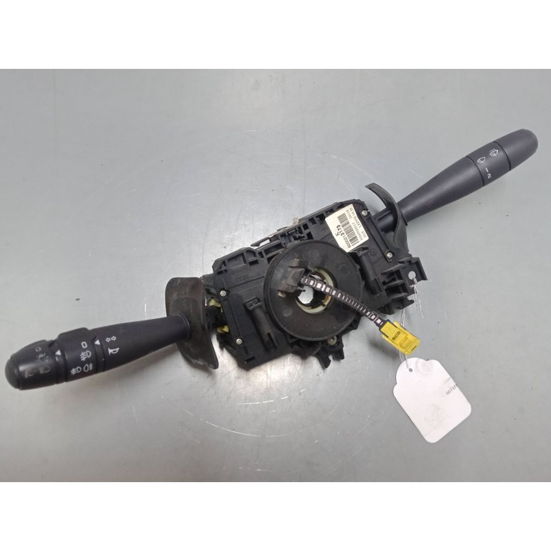 Recambio de mando luces para dacia logan (ls_) 1.6 16v (ls09, ls0l, ls0m, ls0p, ls0v, ls18, ls1s, ls1v,... referencia OEM IAM 82