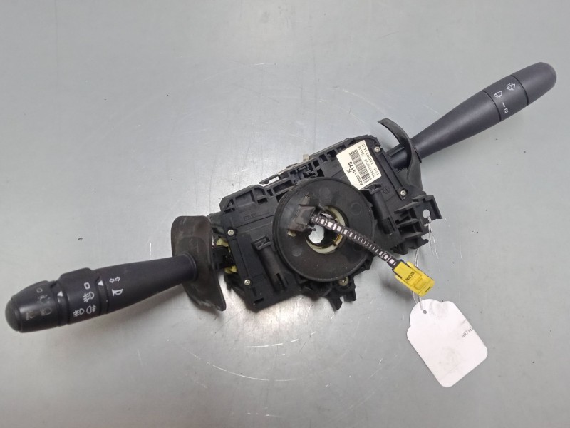 Recambio de mando luces para dacia logan (ls_) 1.6 16v (ls09, ls0l, ls0m, ls0p, ls0v, ls18, ls1s, ls1v,... referencia OEM IAM 82