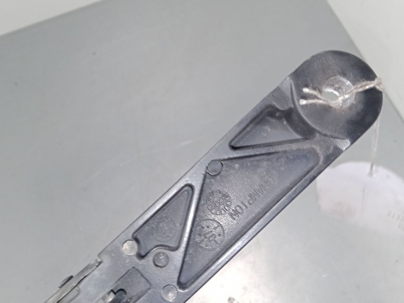 Recambio de brazo limpia delantero derecho para seat ibiza iv sc (6j1, 6p5) 1.2 referencia OEM IAM   