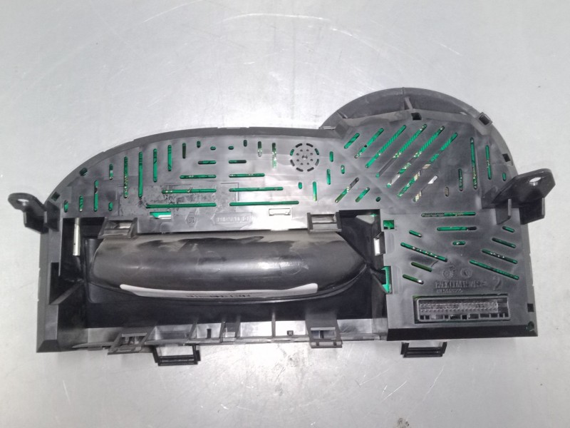 Recambio de cuadro instrumentos para renault twingo ii (cn0_) 1.5 dci 75 referencia OEM IAM 8201127953  