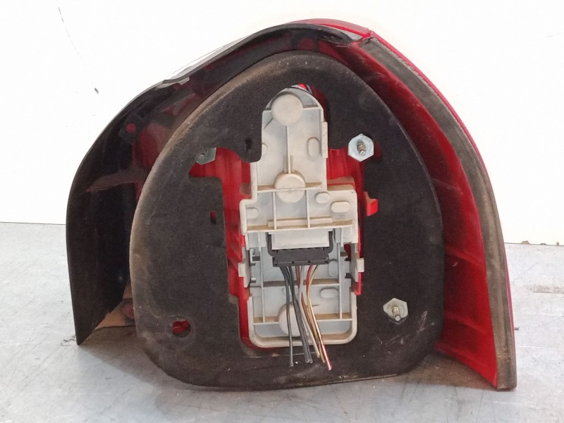 Recambio de piloto trasero izquierdo para audi a3 (8l1) 1.9 tdi referencia OEM IAM 8l0945095b  