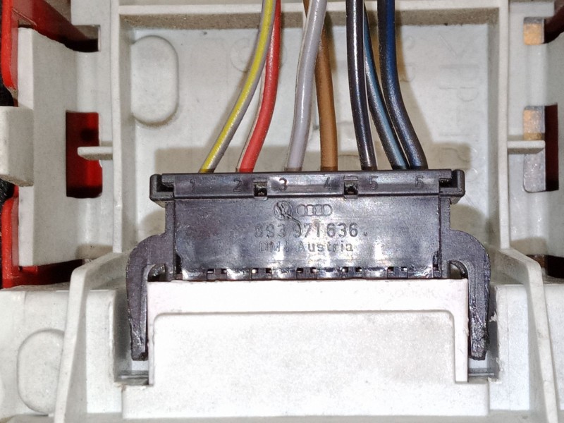 Recambio de piloto trasero izquierdo para audi a3 (8l1) 1.9 tdi referencia OEM IAM 8l0945095b  