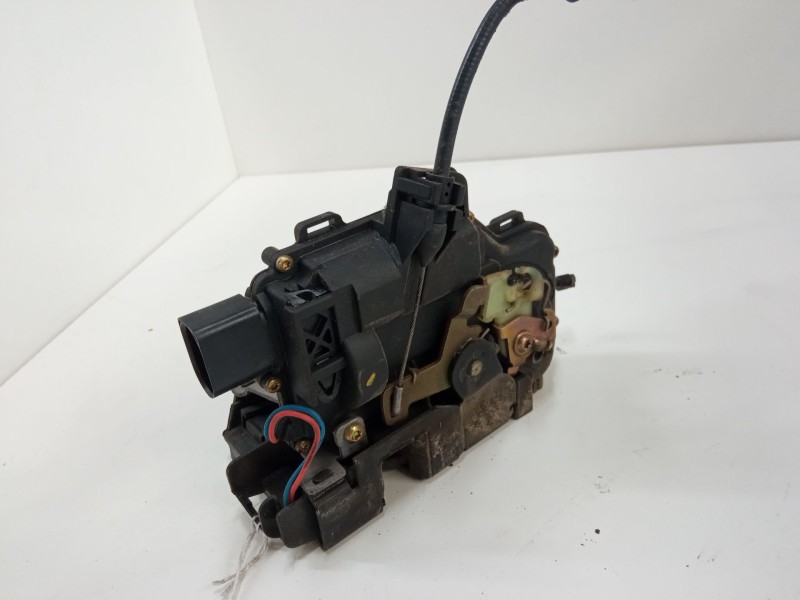 Recambio de cerradura derecha 3p para volkswagen new beetle (9c1, 1c1) 2.0 referencia OEM IAM   