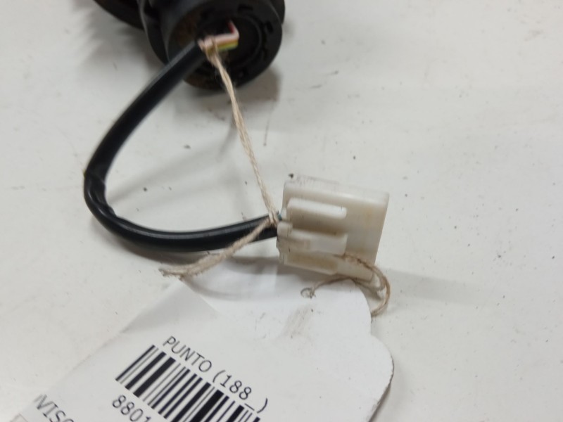 Recambio de retrovisor electrico izquierdo para fiat punto (188_) 1.4 referencia OEM IAM   