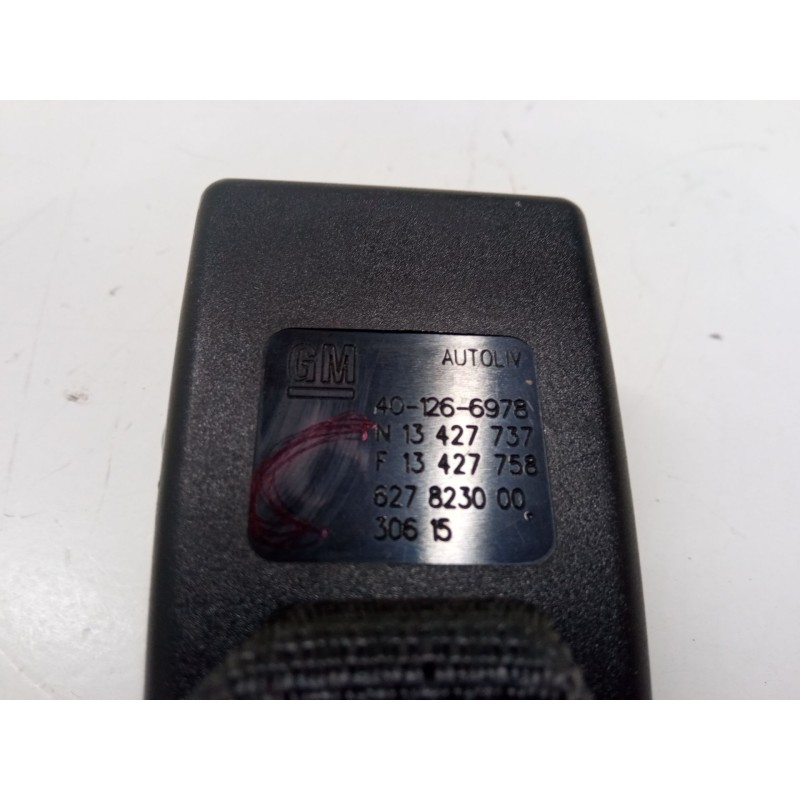 Recambio de anclaje cinturon trasero central para opel corsa e (x15) 1.3 cdti (08, 68) referencia OEM IAM    Recambio de anclaje cinturon trasero central para opel corsa e (x15) 1.3 cdti (08, 68) referencia OEM IAM