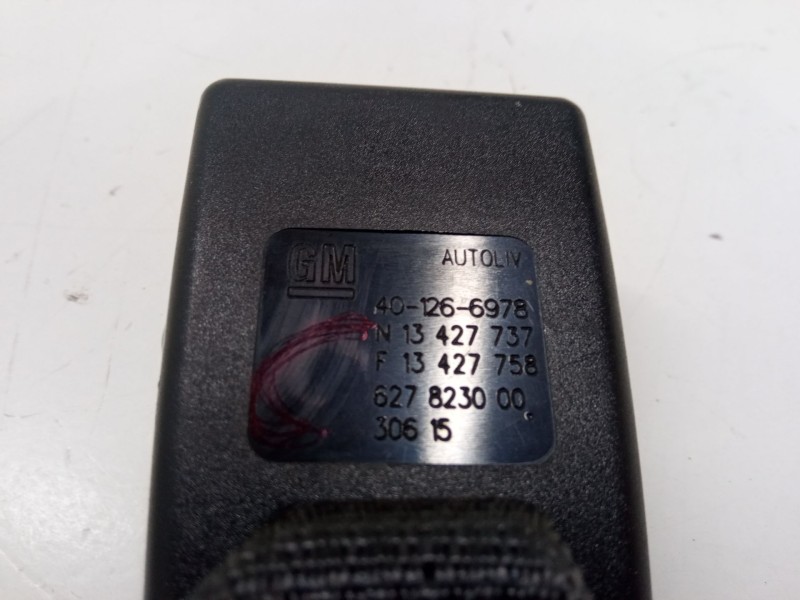 Recambio de anclaje cinturon trasero central para opel corsa e (x15) 1.3 cdti (08, 68) referencia OEM IAM    Recambio de anclaje cinturon trasero central para opel corsa e (x15) 1.3 cdti (08, 68) referencia OEM IAM
