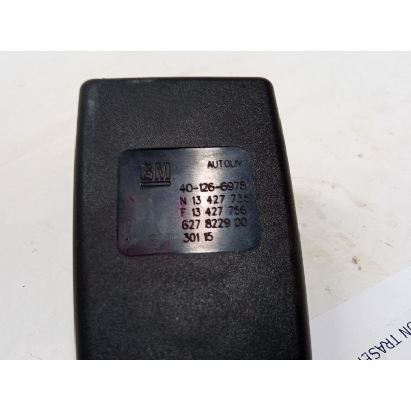 Recambio de anclaje cinturon trasero derecho para opel corsa e (x15) 1.3 cdti (08, 68) referencia OEM IAM    Recambio de anclaje cinturon trasero derecho para opel corsa e (x15) 1.3 cdti (08, 68) referencia OEM IAM