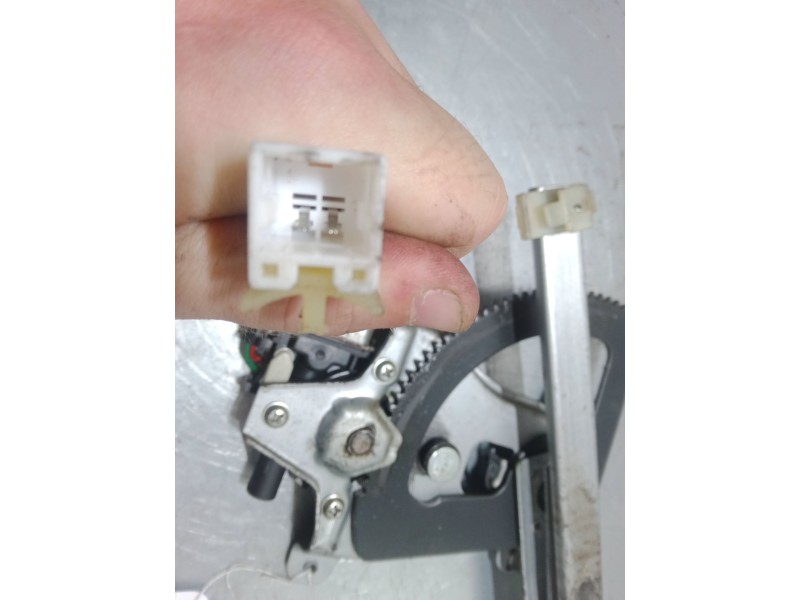 Recambio de elevalunas electrico delantero izquierdo para chevrolet aveo / kalos sedán (t250, t255) 1.4 referencia OEM IAM 96652