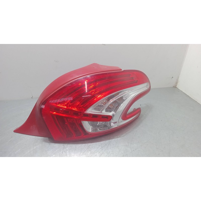 Recambio de piloto trasero derecho para peugeot 208 i (ca_, cc_) 1.2 vti 82 referencia OEM IAM 9672628380  