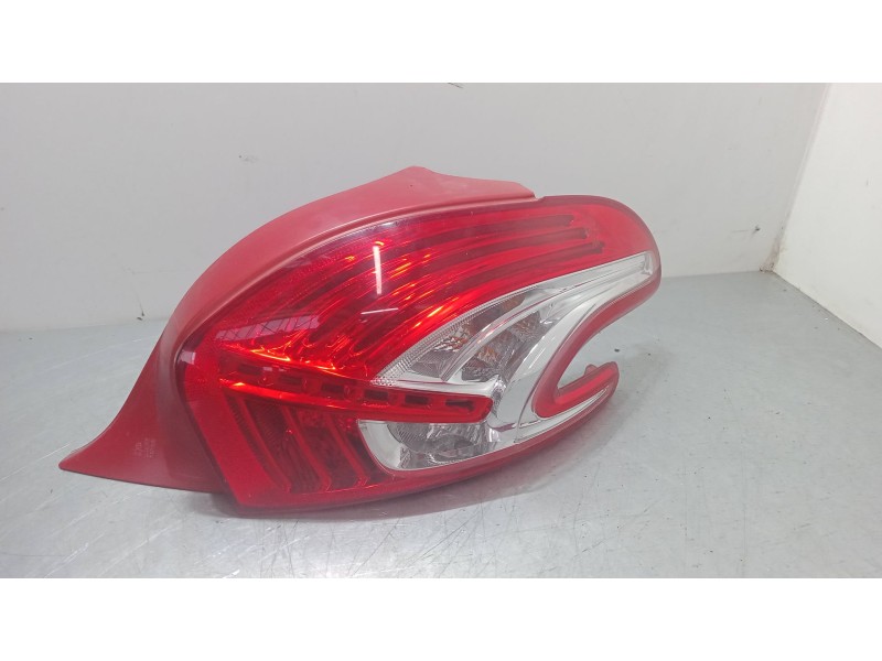 Recambio de piloto trasero derecho para peugeot 208 i (ca_, cc_) 1.2 vti 82 referencia OEM IAM 9672628380  