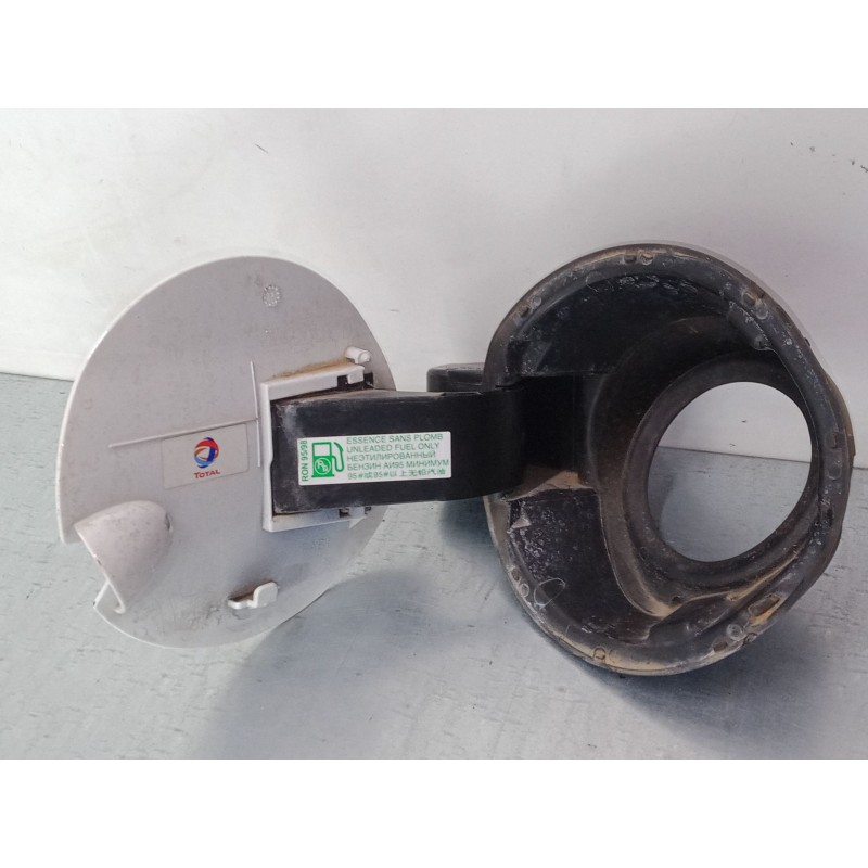 Recambio de tapa exterior combustible para peugeot 208 i (ca_, cc_) 1.2 vti 82 referencia OEM IAM   