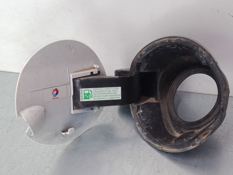 Recambio de tapa exterior combustible para peugeot 208 i (ca_, cc_) 1.2 vti 82 referencia OEM IAM   