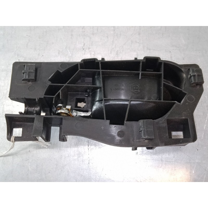 Recambio de maneta interior puerta trasera derecha para peugeot 208 i (ca_, cc_) 1.2 vti 82 referencia OEM IAM 96555516VV  