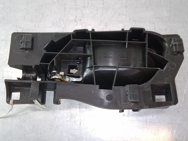 Recambio de maneta interior puerta trasera derecha para peugeot 208 i (ca_, cc_) 1.2 vti 82 referencia OEM IAM 96555516VV  