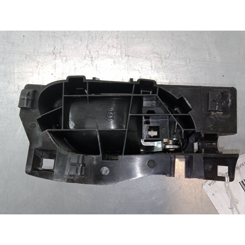 Recambio de maneta interior puerta trasera izquierda para peugeot 208 i (ca_, cc_) 1.2 vti 82 referencia OEM IAM 96555518VV  
