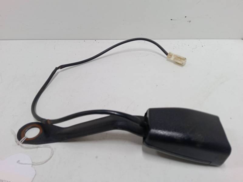 ANCLAJE CINTURON DELANTERO IZQUIERDO 