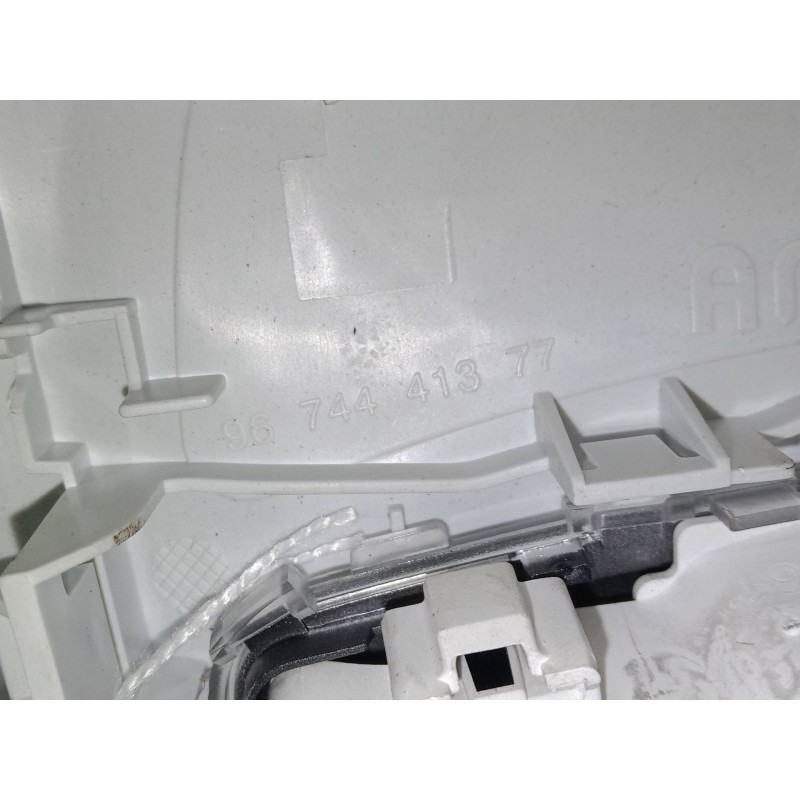 Recambio de luz interior delantera para peugeot 208 i (ca_, cc_) 1.2 vti 82 referencia OEM IAM 9674441377  