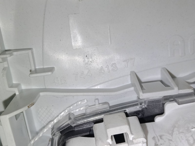 Recambio de luz interior delantera para peugeot 208 i (ca_, cc_) 1.2 vti 82 referencia OEM IAM 9674441377  