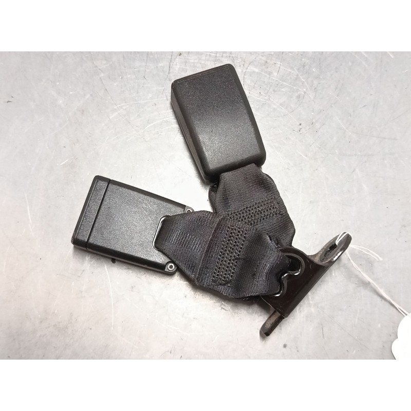 Recambio de anclaje cinturon trasero derecho para peugeot 208 i (ca_, cc_) 1.2 vti 82 referencia OEM IAM   