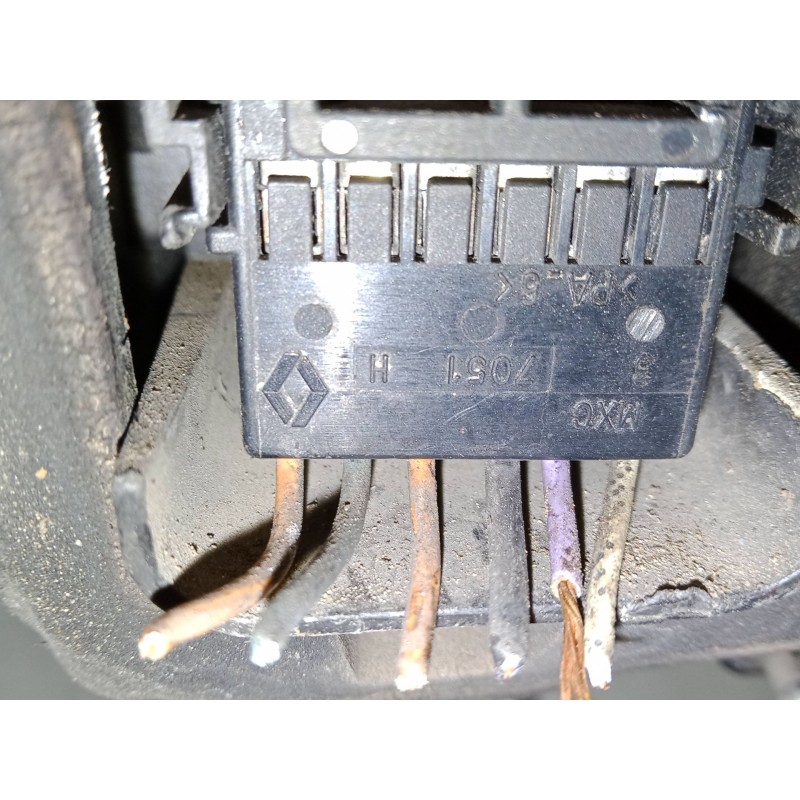 Recambio de piloto trasero izquierdo para renault scénic ii (jm0/1_) 1.5 dci (jm02, jm13) referencia OEM IAM   