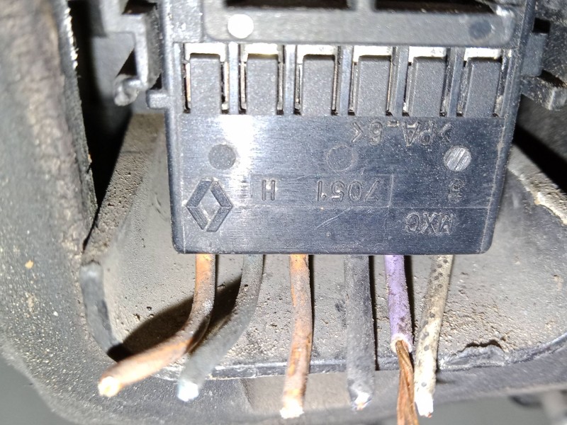 Recambio de piloto trasero izquierdo para renault scénic ii (jm0/1_) 1.5 dci (jm02, jm13) referencia OEM IAM   