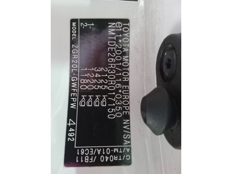 toyota verso (_r2_) del año 2011