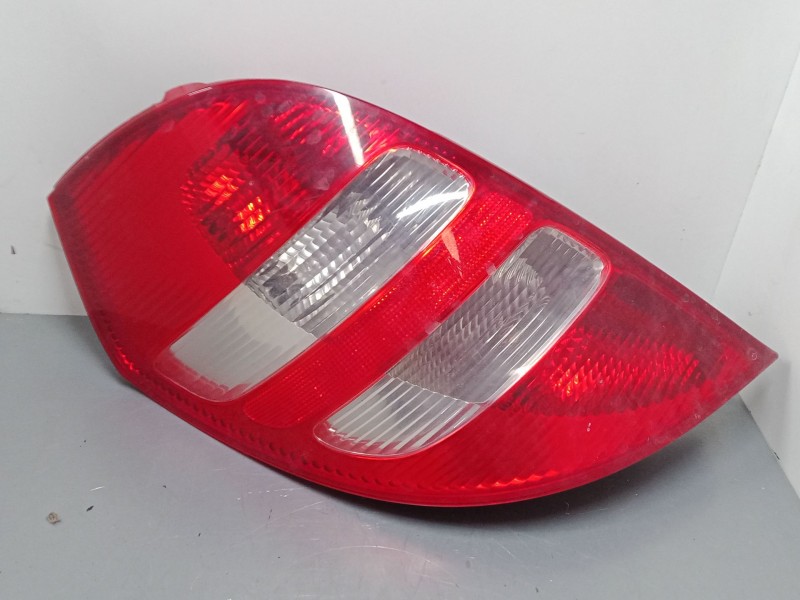 Recambio de piloto trasero izquierdo para mercedes-benz clase a (w169) a 180 cdi (169.007, 169.307) referencia OEM IAM A16982003 Recambio de piloto trasero izquierdo para mercedes-benz clase a (w169) a 180 cdi (169.007, 169.307) referencia OEM IAM A16982003