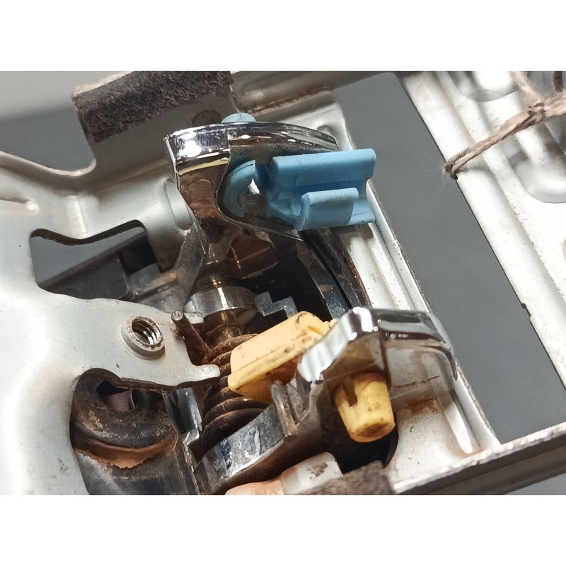 Recambio de maneta interior puerta delantera derecha para mazda mx-5 ii (nb) 1.8 16v (nb8c) referencia OEM IAM    Recambio de maneta interior puerta delantera derecha para mazda mx-5 ii (nb) 1.8 16v (nb8c) referencia OEM IAM