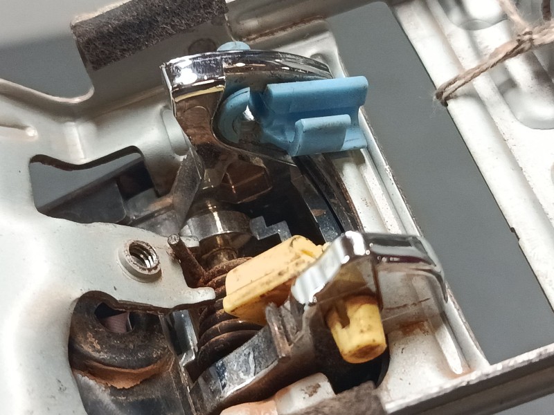 Recambio de maneta interior puerta delantera derecha para mazda mx-5 ii (nb) 1.8 16v (nb8c) referencia OEM IAM    Recambio de maneta interior puerta delantera derecha para mazda mx-5 ii (nb) 1.8 16v (nb8c) referencia OEM IAM