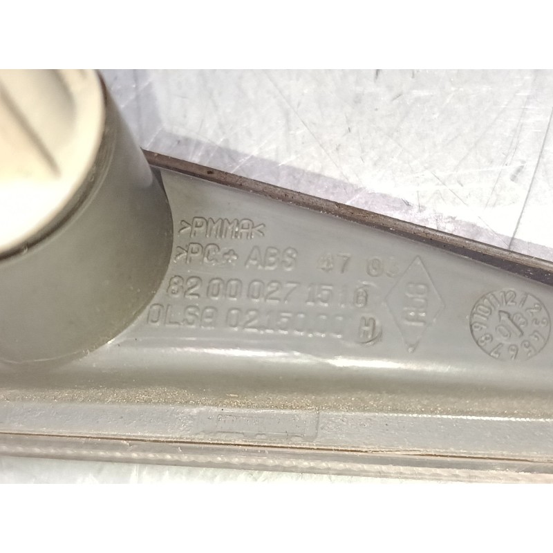 Recambio de intermitente lateral derecho para renault grand scénic ii (jm0/1_) 1.5 dci (jm1e) referencia OEM IAM    Recambio de intermitente lateral derecho para renault grand scénic ii (jm0/1_) 1.5 dci (jm1e) referencia OEM IAM