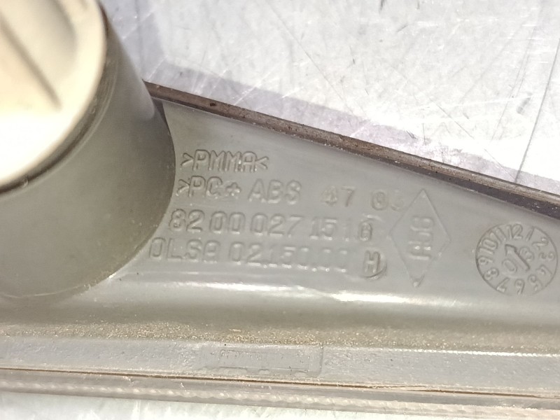 Recambio de intermitente lateral derecho para renault grand scénic ii (jm0/1_) 1.5 dci (jm1e) referencia OEM IAM    Recambio de intermitente lateral derecho para renault grand scénic ii (jm0/1_) 1.5 dci (jm1e) referencia OEM IAM