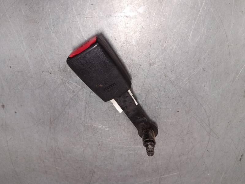 ANCLAJE CINTURON DELANTERO DERECHO 