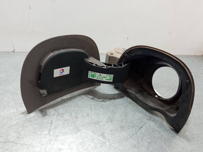 TAPA EXTERIOR COMBUSTIBLE 