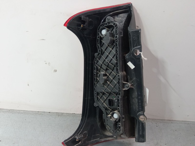 Recambio de piloto trasero derecho para fiat panda (312_, 319_) 1.0 mild hybrid (312.pyd1b) referencia OEM IAM 52102350   Recambio de piloto trasero derecho para fiat panda (312_, 319_) 1.0 mild hybrid (312.pyd1b) referencia OEM IAM 52102350