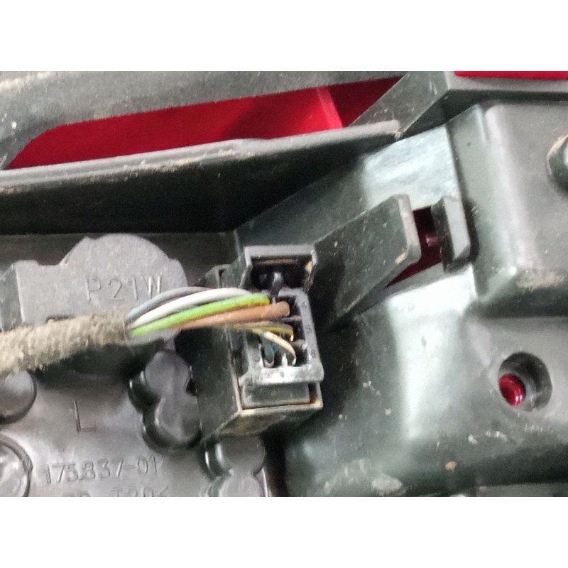 Recambio de piloto trasero izquierdo para audi a1 sportback (8xa, 8xf) 1.2 tfsi referencia OEM IAM 8X0945093D  