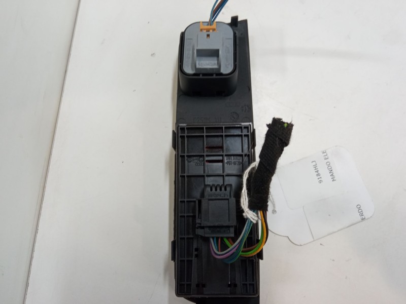 Recambio de mando elevalunas delantero izquierdo para audi a1 sportback (8xa, 8xf) 1.2 tfsi referencia OEM IAM 8X4959521A  