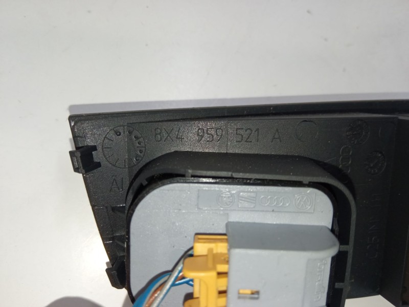 Recambio de mando elevalunas delantero izquierdo para audi a1 sportback (8xa, 8xf) 1.2 tfsi referencia OEM IAM 8X4959521A  