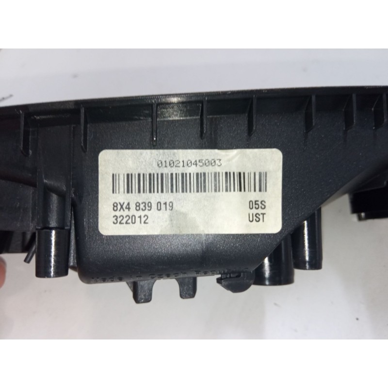 Recambio de maneta interior puerta trasera izquierda para audi a1 sportback (8xa, 8xf) 1.2 tfsi referencia OEM IAM 8X4839019  