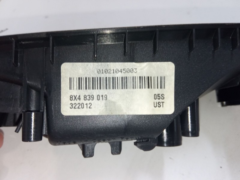 Recambio de maneta interior puerta trasera izquierda para audi a1 sportback (8xa, 8xf) 1.2 tfsi referencia OEM IAM 8X4839019  