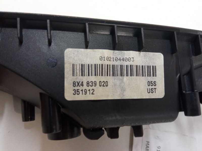 Recambio de maneta interior puerta trasera derecha para audi a1 sportback (8xa, 8xf) 1.2 tfsi referencia OEM IAM 8X4839020  
