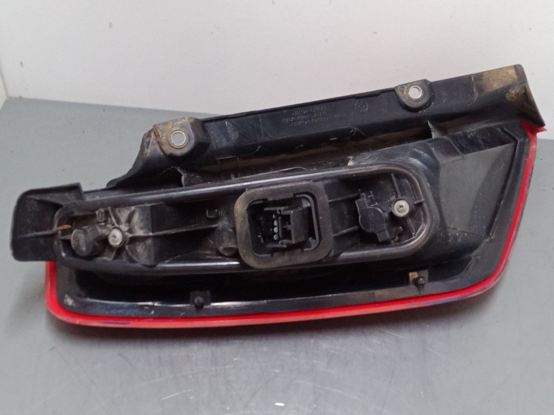 Recambio de piloto trasero derecho para fiat grande punto (199_) 1.9 d multijet referencia OEM IAM   