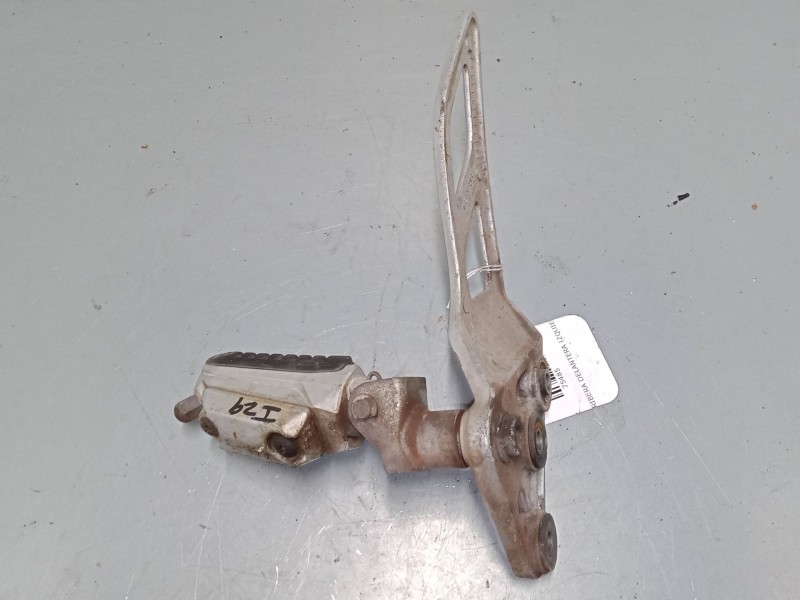 Recambio de estribera delantera izquierda para suzuki gsf bandit gsf 650 a bandit (wvjc) referencia OEM IAM   