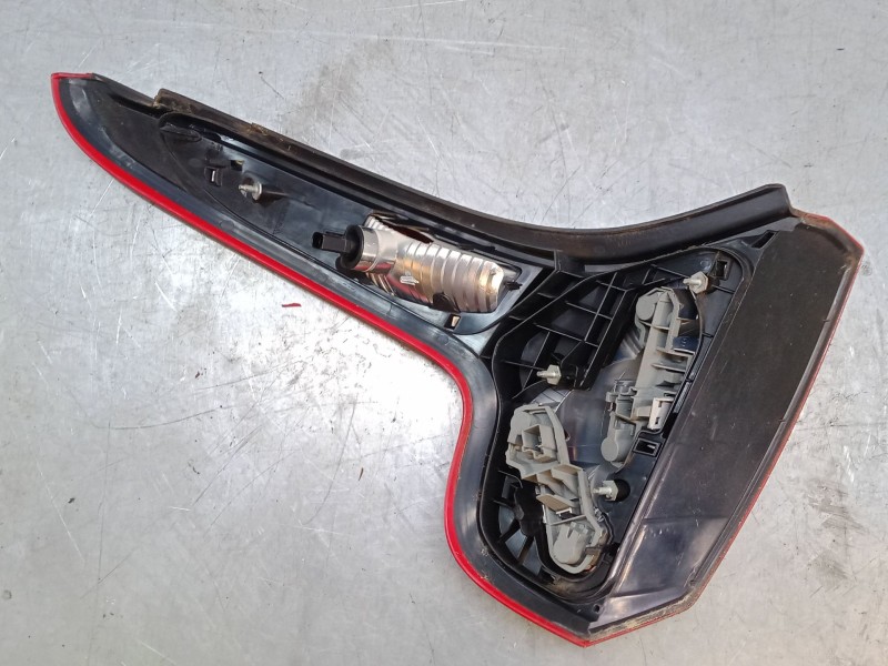 Recambio de piloto trasero derecho para volvo c30 (533) 1.6 d referencia OEM IAM    Recambio de piloto trasero derecho para volvo c30 (533) 1.6 d referencia OEM IAM