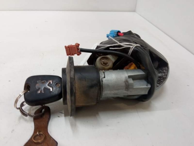 Recambio de kit bombines para peugeot 206 hatchback (2a/c) 1.4 i referencia OEM IAM    Recambio de kit bombines para peugeot 206 hatchback (2a/c) 1.4 i referencia OEM IAM