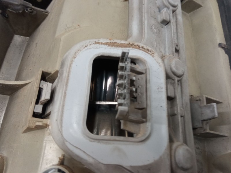 Recambio de piloto trasero izquierdo para opel zafira a monospace (t98) 2.2 dti 16v (f75) referencia OEM IAM    Recambio de piloto trasero izquierdo para opel zafira a monospace (t98) 2.2 dti 16v (f75) referencia OEM IAM