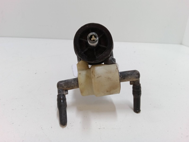 Recambio de bomba limpiaparabrisas para volkswagen golf iv (1j1) 1.6 16v referencia OEM IAM   