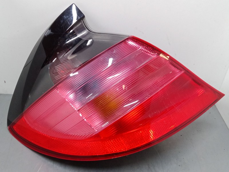 Recambio de piloto trasero izquierdo para mercedes-benz clase c coupé (cl203) c 200 kompressor (203.745) referencia OEM IAM 1516 Recambio de piloto trasero izquierdo para mercedes-benz clase c coupé (cl203) c 200 kompressor (203.745) referencia OEM IAM 1516